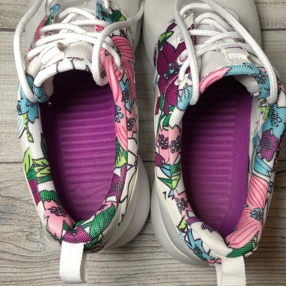 Womens Nike Roshe Run White Floral Aloha sz 8 LIMITED EDITION - Picture 6 of 8
